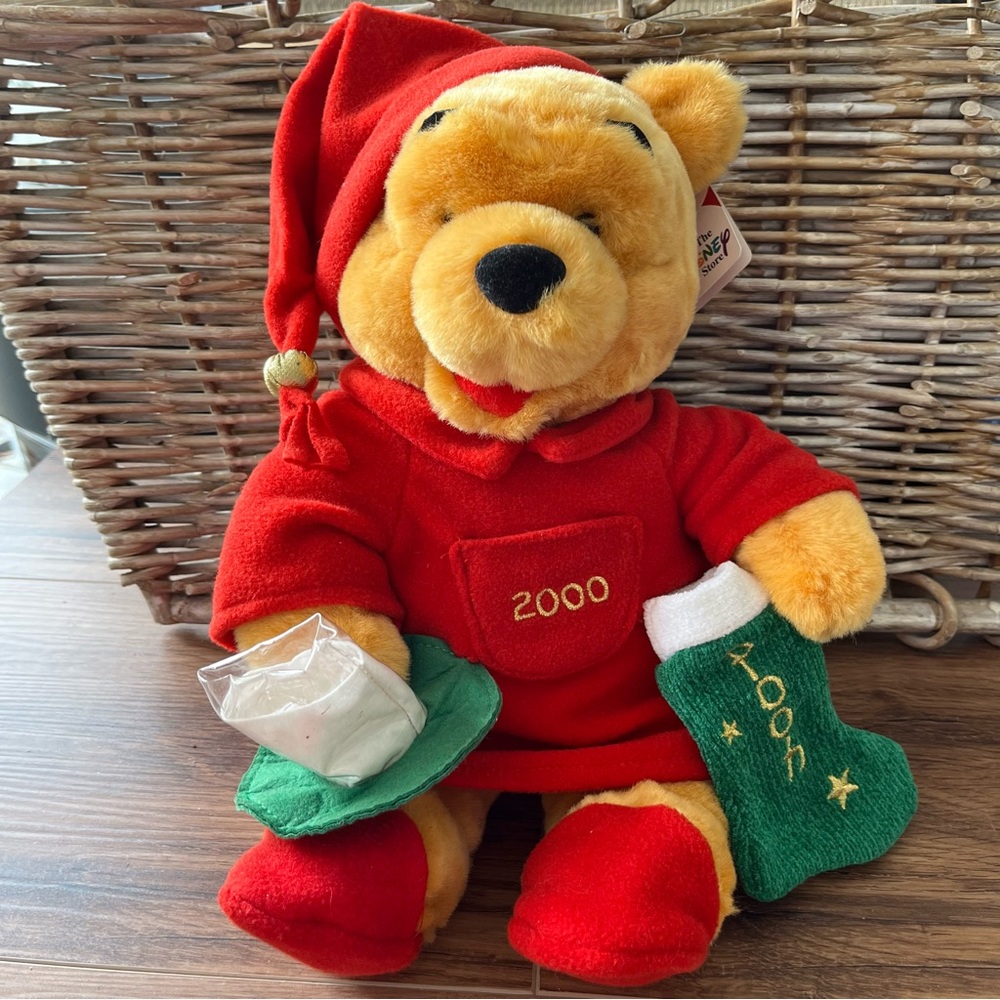 Christmas Pooh bear dressed for bed 2000